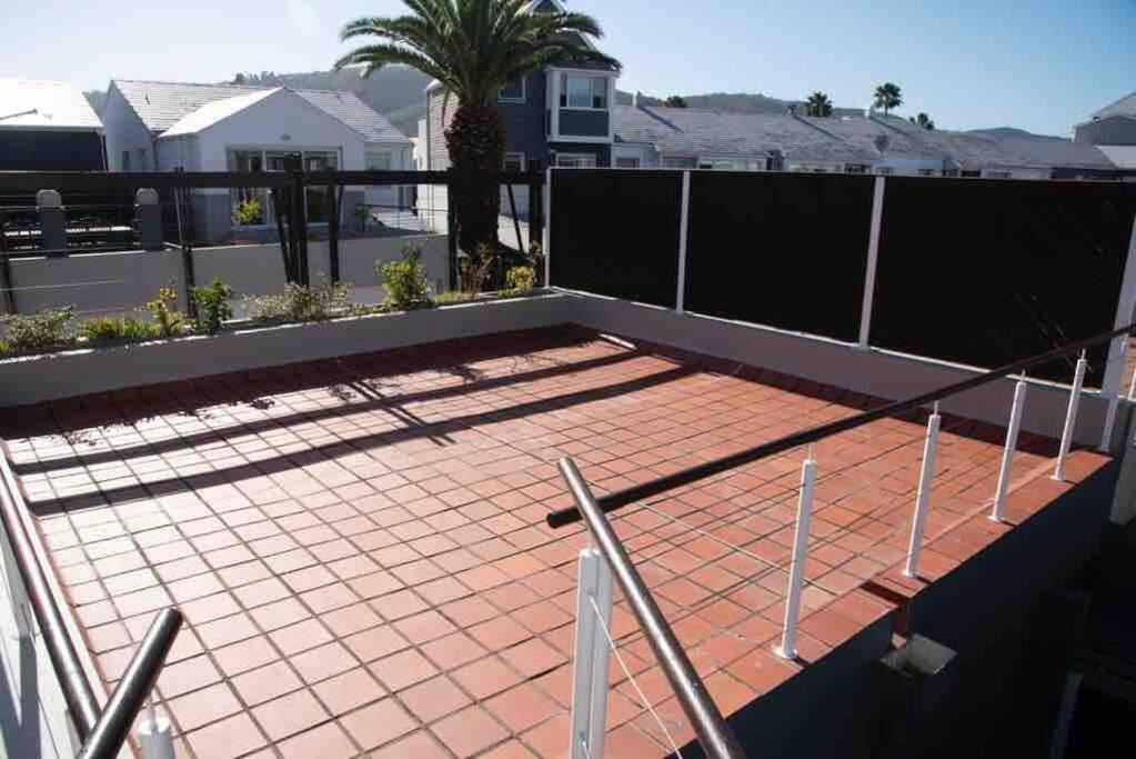 Waterfront- C25 Knysna Quays with pool