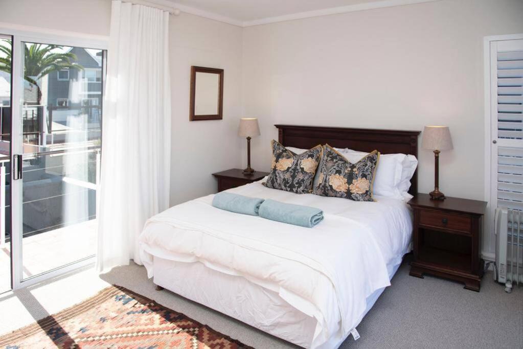 Waterfront- C25 Knysna Quays with pool