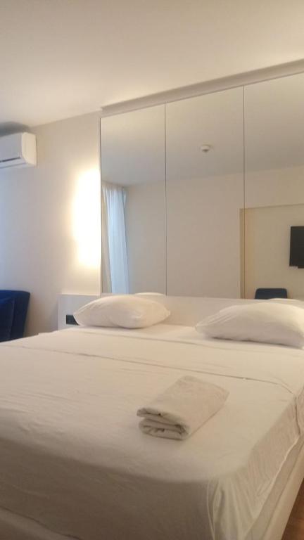 هتل وی آی پی آپارت ۲۹۹ - VIP apart 299