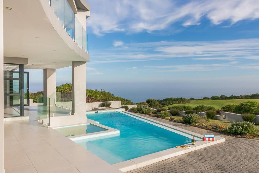 هتل پارا دیس ویوز - پزیولا گلف است - Paradise Views - Pezula Golf est