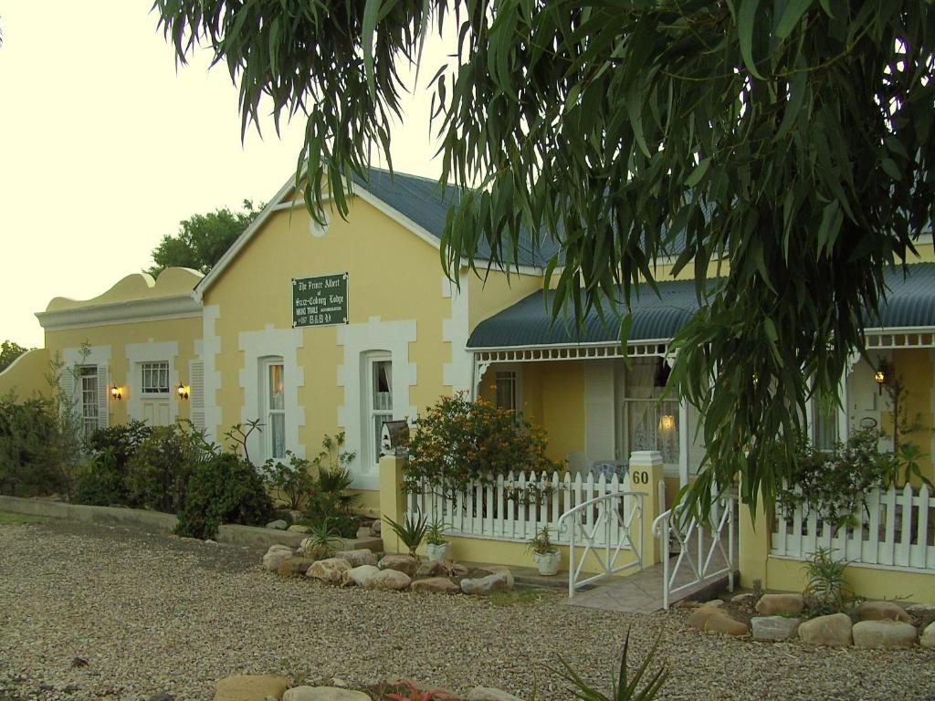 هتل ساکس-کوبورگ لوج - Saxe-Coburg Lodge