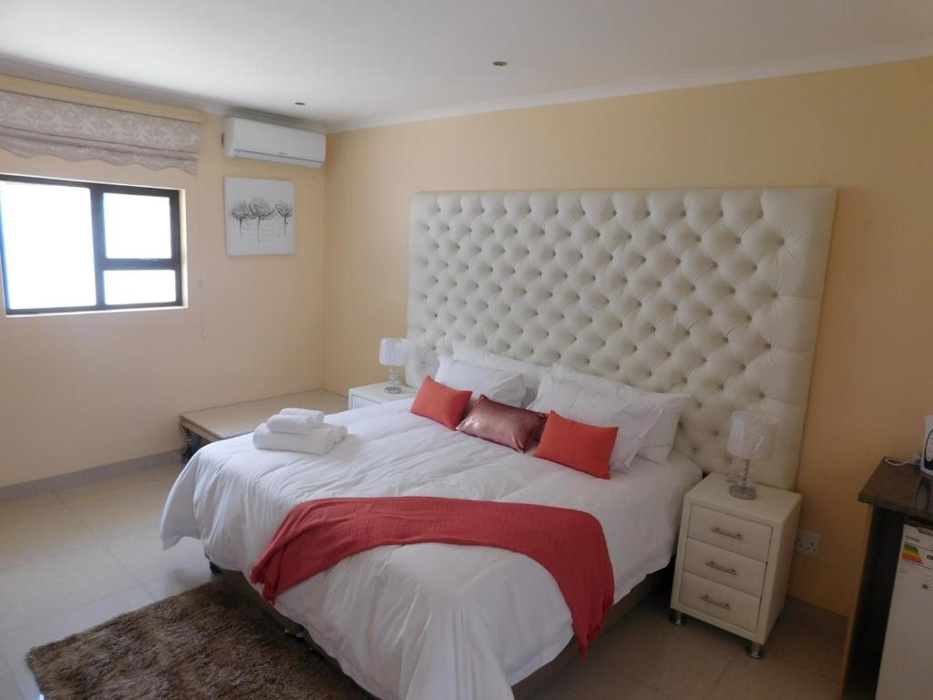 هتل اوالو Lodj Avalon Lodge