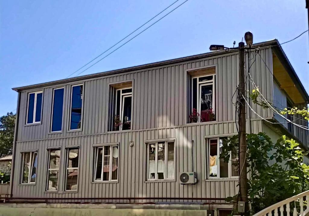 هتل آناز گست هاوس Anna's Guesthouse