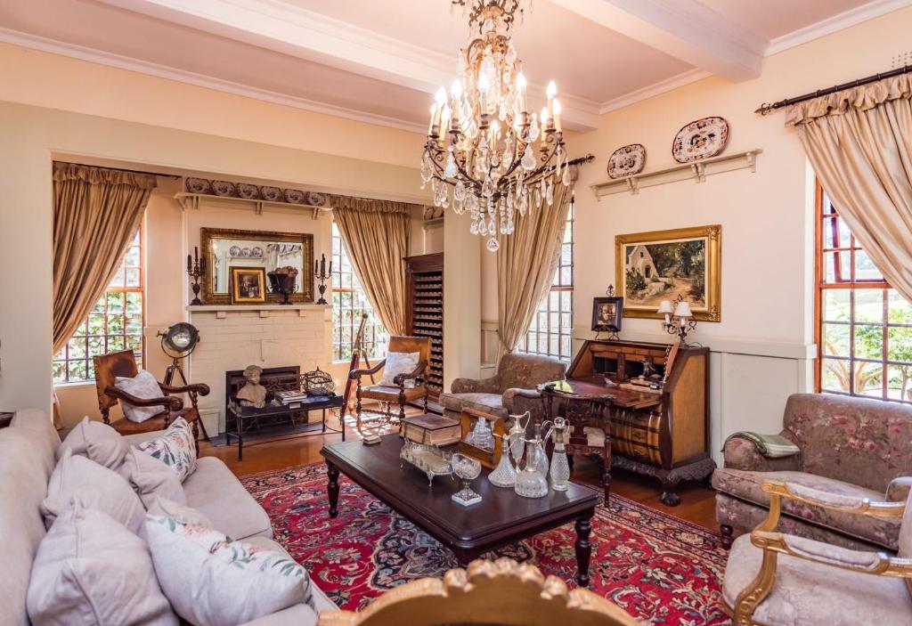 هتل هاوتون روزبانک کاتج ویت دک اوورلوکینگ پول - Houghton Rosebank Cottage with deck overlooking pool