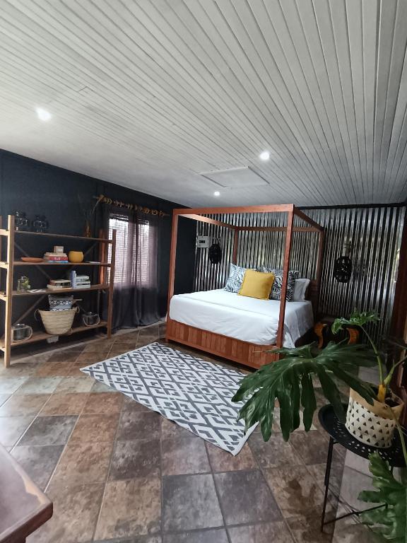 هتل فایر فلای کبین Fire Fly Cabin