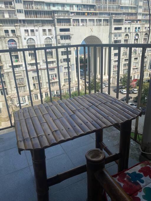 هتل کوزی آپارتمان این باتومی سنتر - cozy apartment in Batumi center