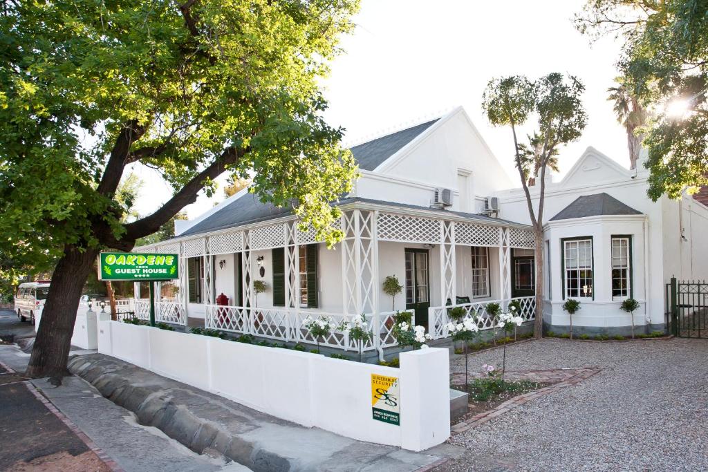 هتل اوک‌دین گست هاوس - Oakdene Guest House