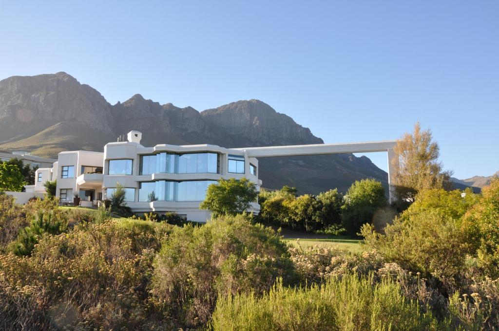 هتل ارین ویل لاکچری ویلا Erinvale Luxury Villa