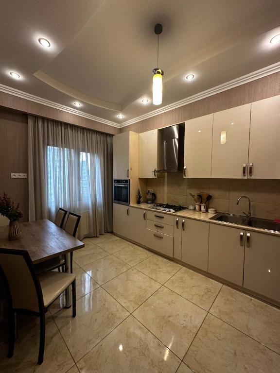 هتل آپارتمنتس این د نو سیتی 2 - apartments in the new city 2