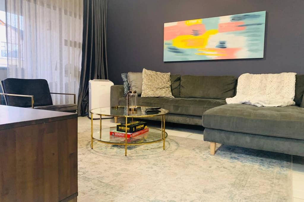 هتل کیکویو واترفال - 3 بد لاکس آپارتمان بای اولو Kikuyu Waterfall - 3 Bed Luxe Apartment by Ulo