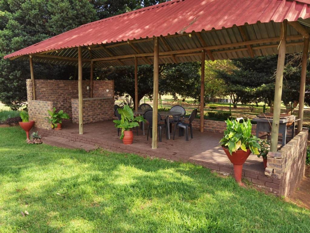 هتل لانفورد گاردن کاتج Lunford Garden Cottage