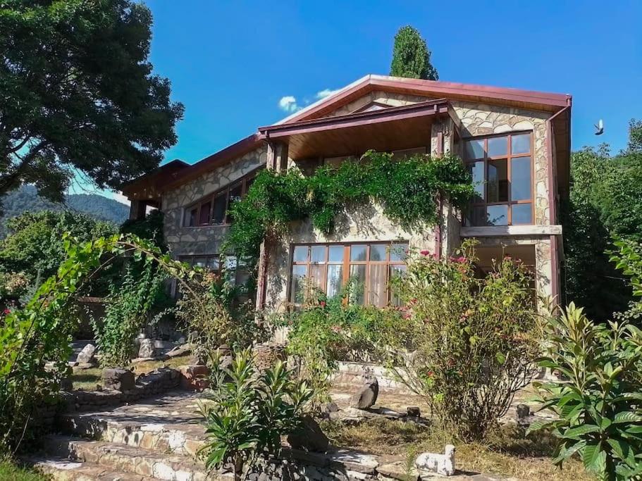 هتل ۶ بد روم ویلا این قبا لا 6 Bedroom Villa in Qabala