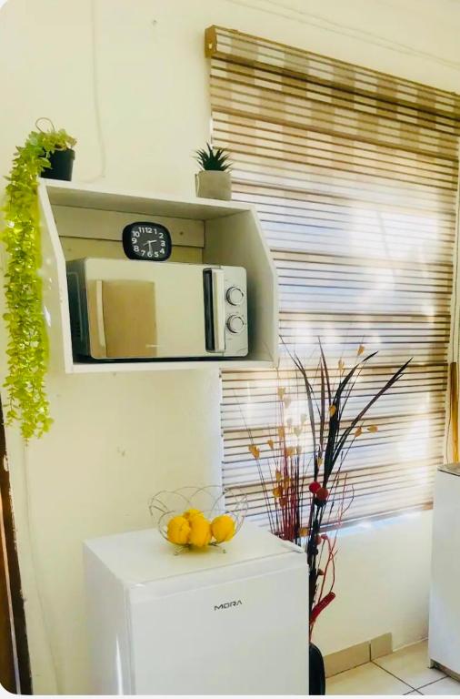 هتل اُفِنتسِ @ سی-رِین لُودج Ofentse @ C-rane Lodge
