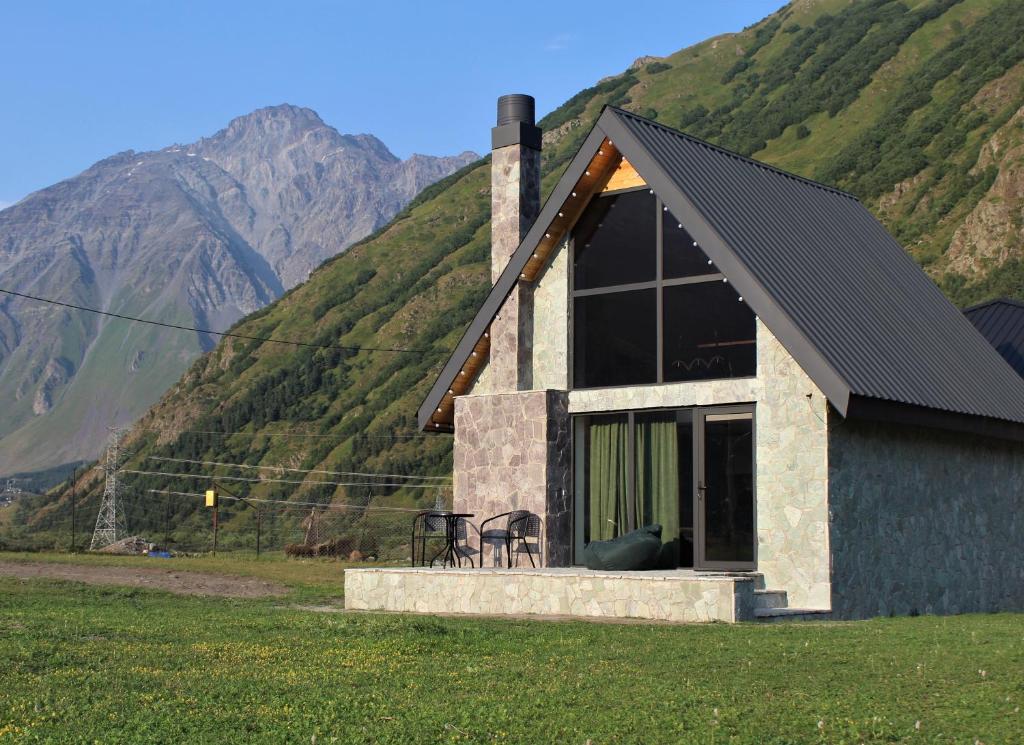 هتل کاتج میلو کازبگی Cottage Milo Kazbegi