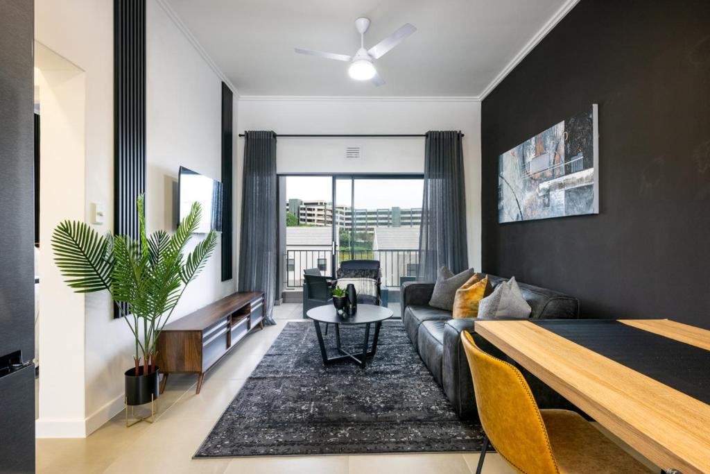 هتل آپ مارکت استنر در بالیتو 360 و ith انورتر - Upmarket Stunner in Ballito 360 with Inverter