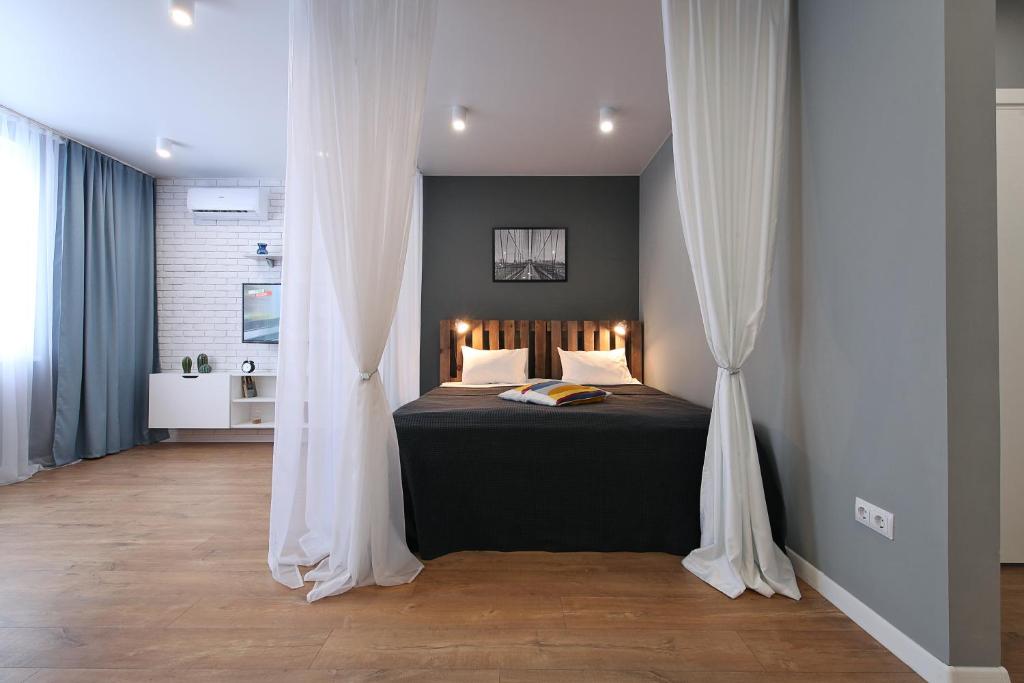 هتل آپارتمانز ویت ریور ویو (باگرام یانا ۳۶) Apartments With River View (Bagramyana 36)