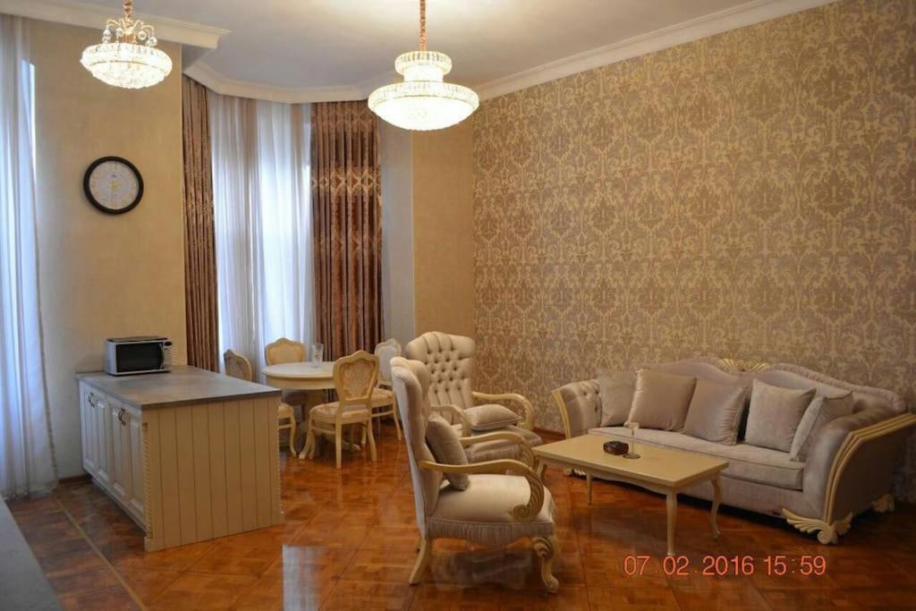 هتل کلاسیکال آپارتمان این هارت اف باکو - Classical apartment in heart of Baku