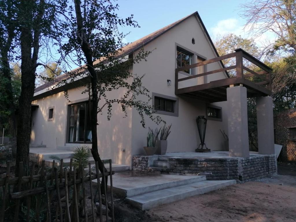 هتل ذ آلوئس بوش لودج - The Aloes Bush Lodge