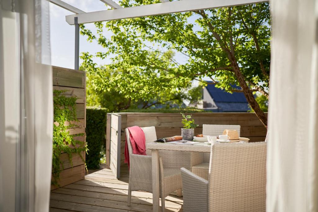 Spanish Farm Guest Lodge by Raw Africa Collection