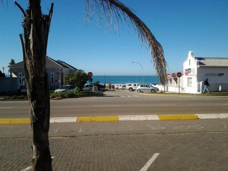 هتل 18 نپتونز تراس - 18 Neptunes Terrace