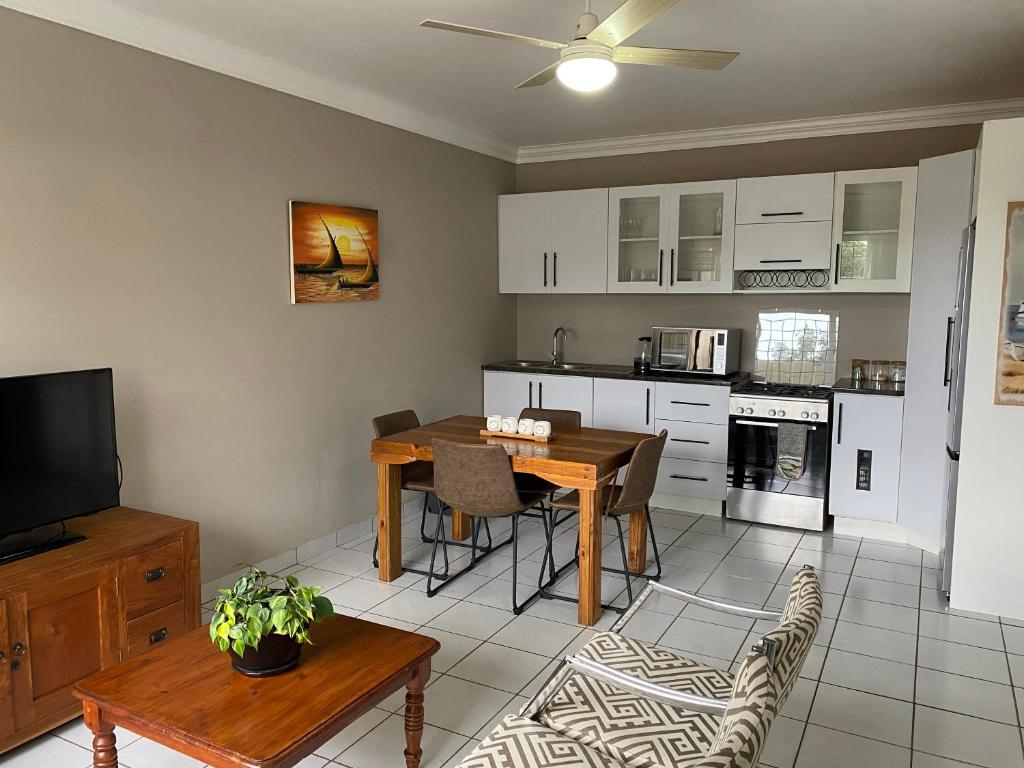 هتل لیتل آپارتمنت ات د سی - Little Apartment at The Sea