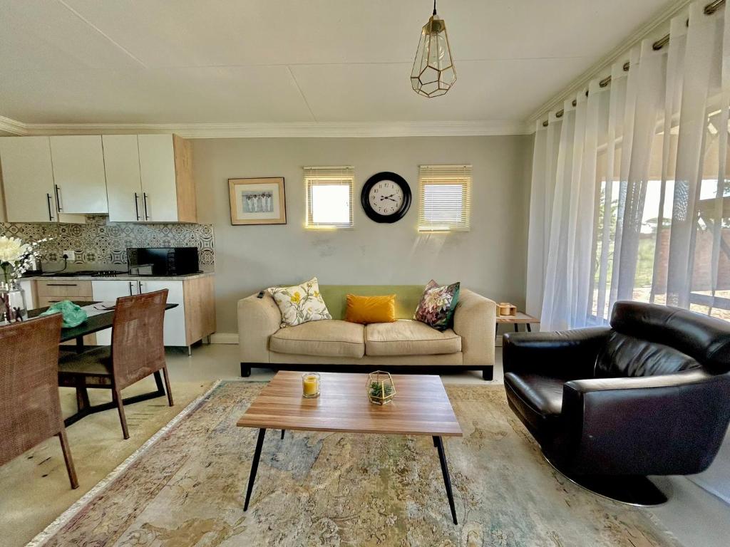 هتل ذ کامفی کاسنر @ اسکایفال کانتری استیت The Comfy Corner @ Skyfall Country Estate