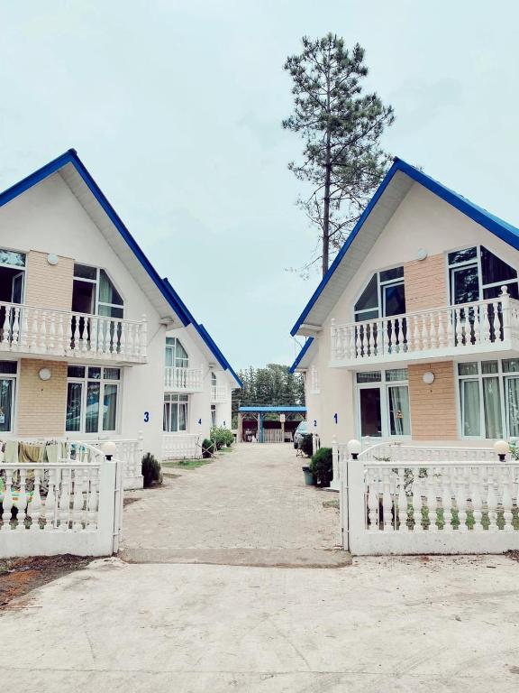 هتل کاتج تیبیسیلربی Cottage Tbiliselebi