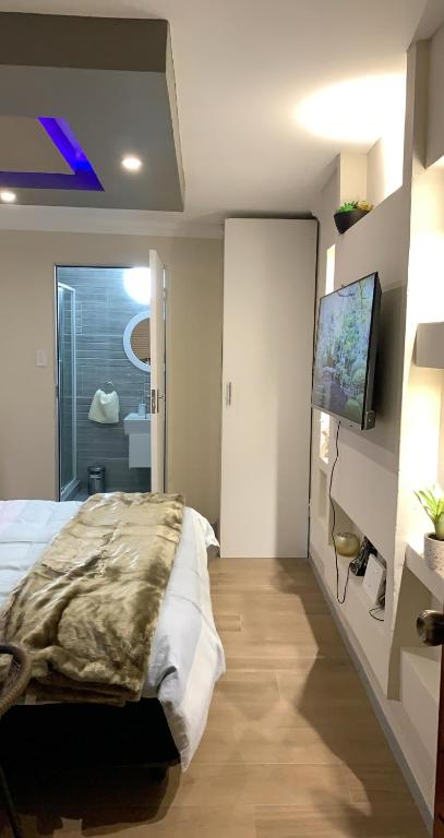 هتل مید گست هاوس Made Guest House