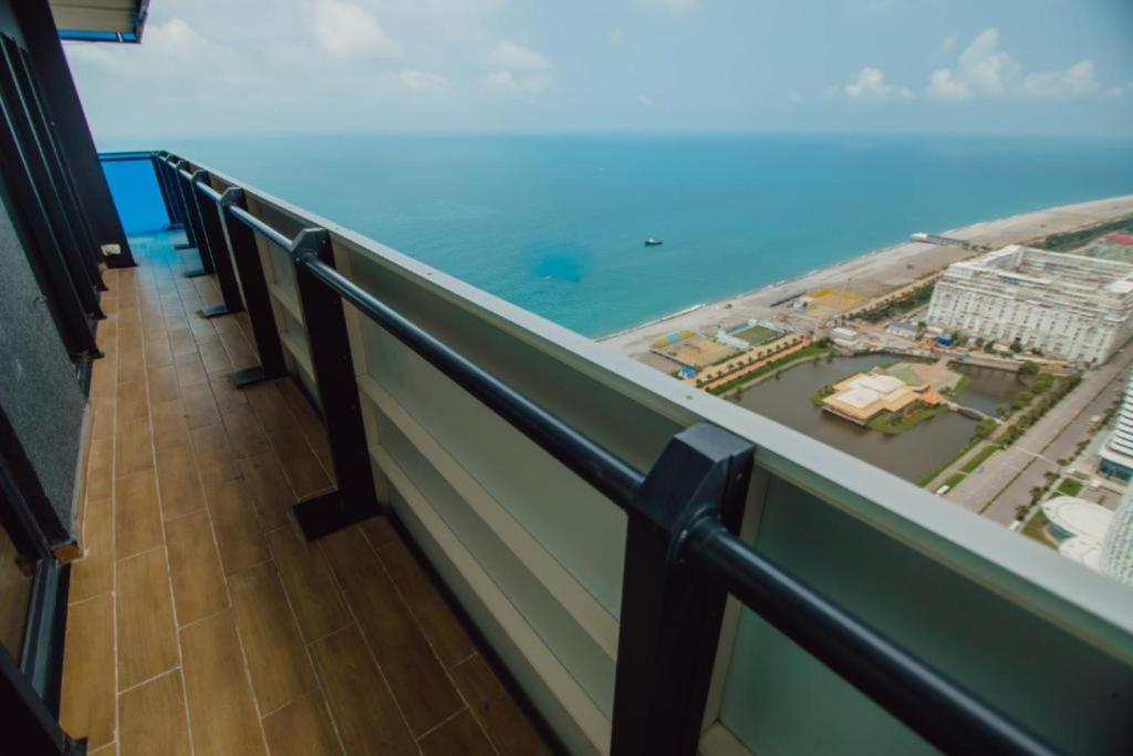 سوپریر سی ویو آپارتهتل در اوربی سیتی باتومی Superior Sea View Aparthotel in Orbi City Batumi