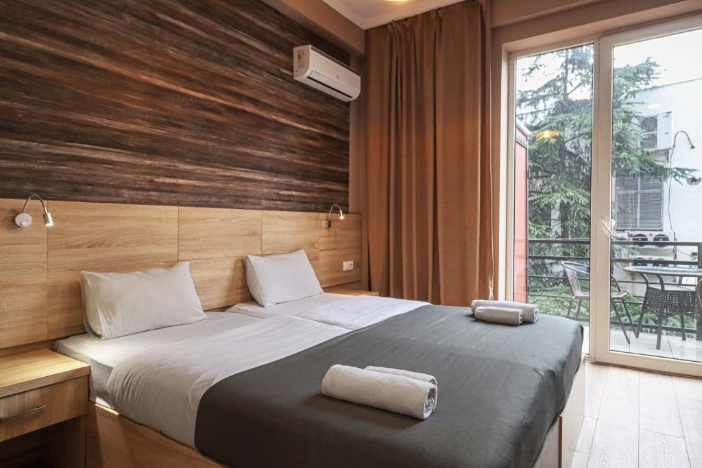 هتل کوزی 1 بی آر آپارتمان این تاریخال پارت- بای وی هاست - Cozy 1BR Apartment In Historical Part- By Wehost