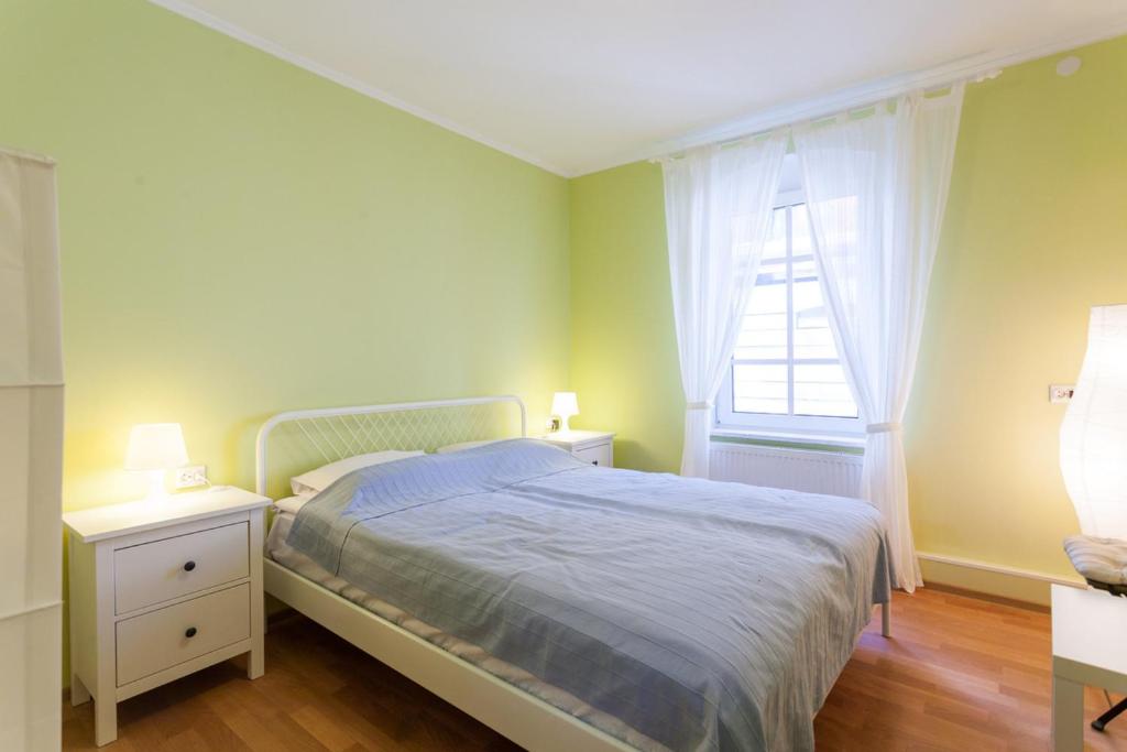 هتل آپارتمنتس آن پوشکینا Apartments on Pushkina