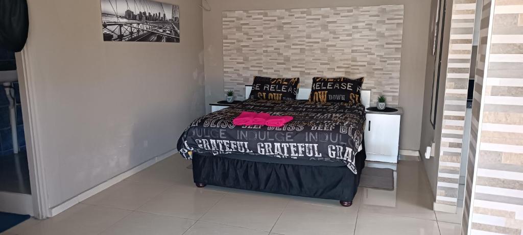 هتل بلافت ماین درایو سلف کترینگ کاتج ای - Bluff Marine Drive Self Catering Cottage A