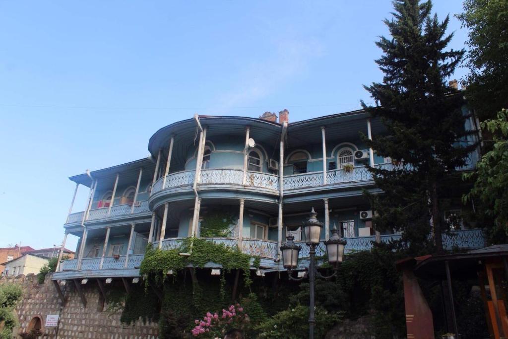 هتل آپارتمنت این اولد تفلیس اوربلیانی اسکوئر - Apartment in Old Tbilisi Orbeliani Square