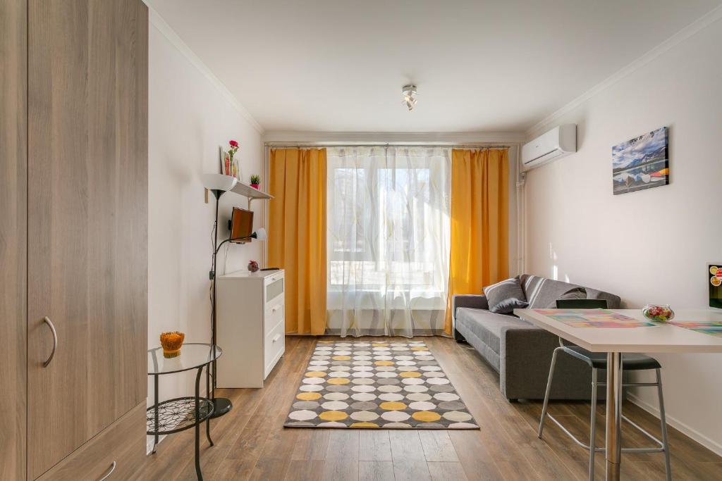 هتل آپارتمانز آن وارشوفسکویه شوسه، 141 - Apartaments on Varshavskoye shosse, 141
