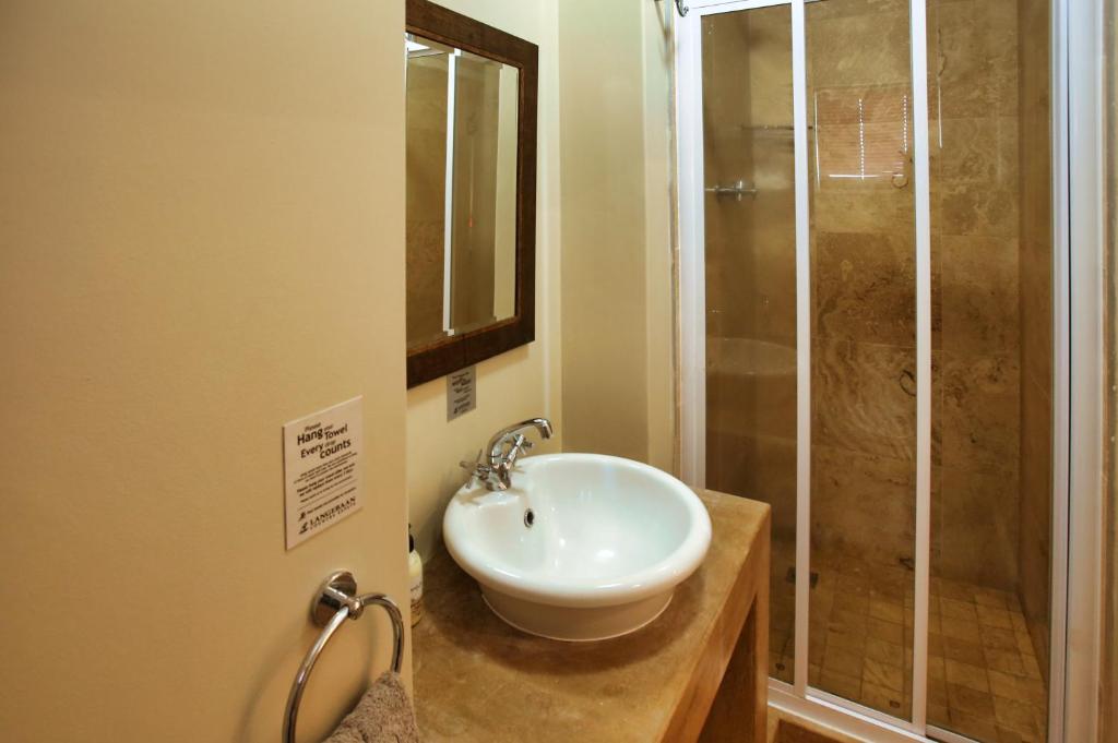 Ellefsen Golf Suite 106