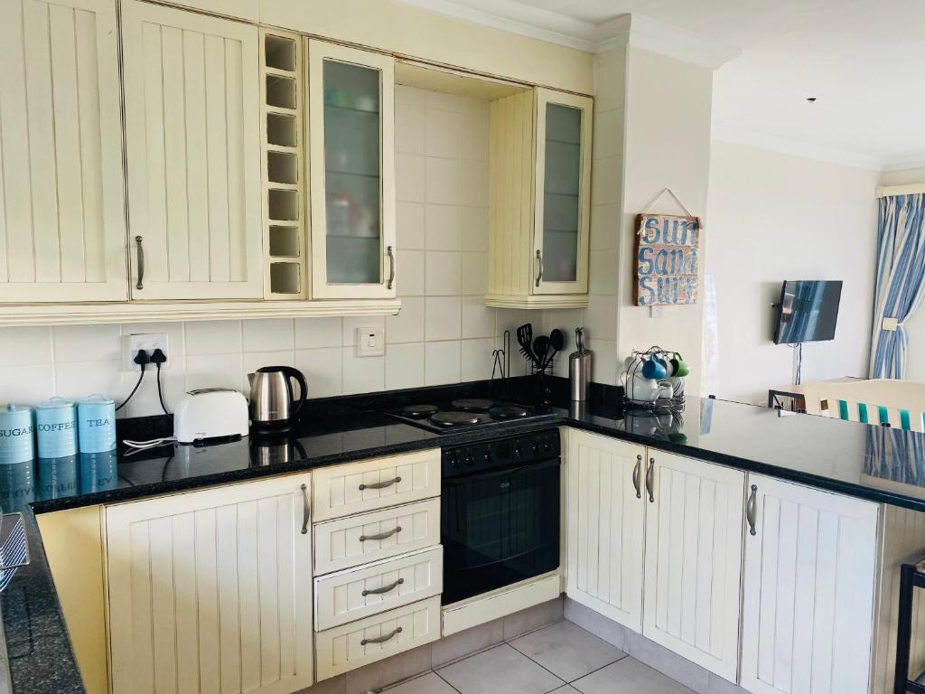 هتل یونیت 4 امزیماکولو - منگروو بیچ استیت Unit 4 Umzimkulu - Mangroves beach estate