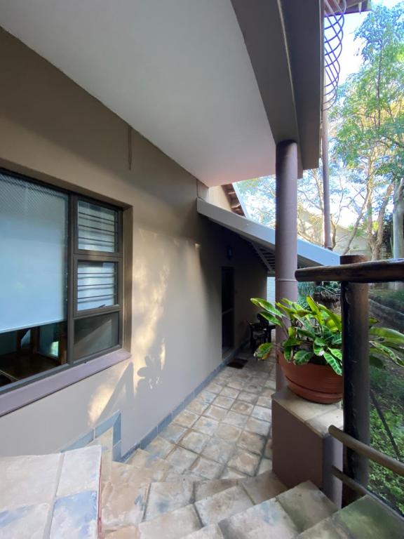 هتل کامفرتبل اسپشیاس گاردن کاتج - Comfortable Spacious Garden Cottage