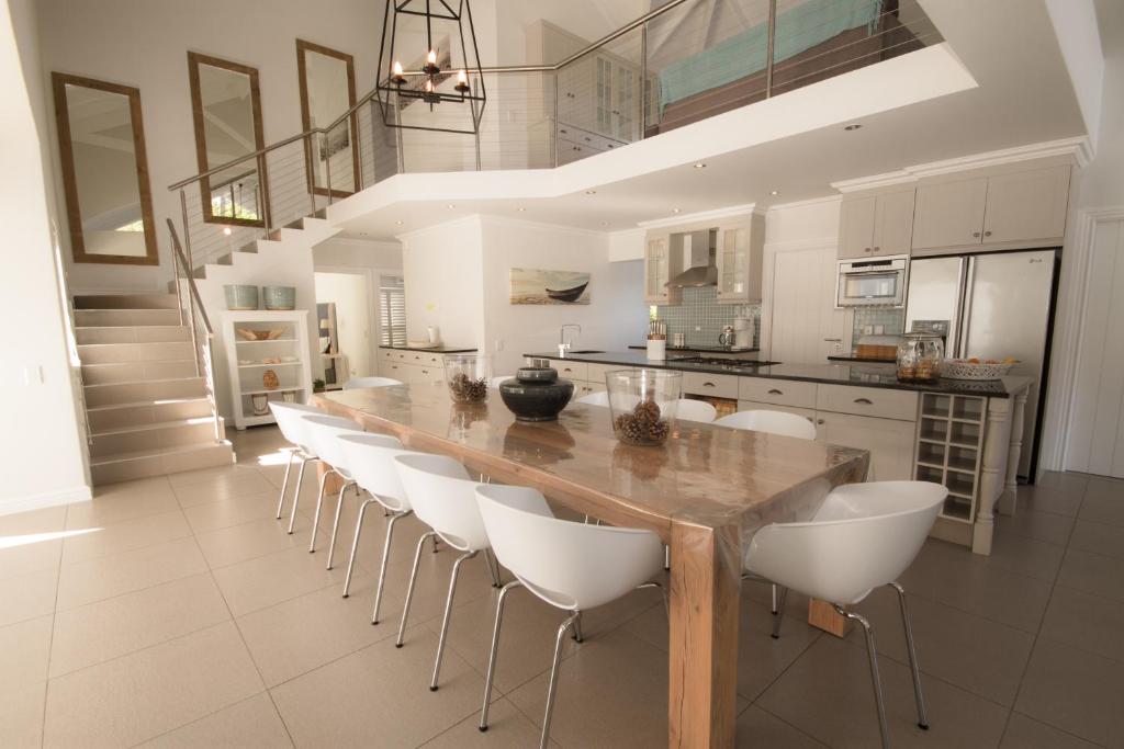 هتل استیبل فورد بیچ هاوس پلت - Stableford Beach House Plett