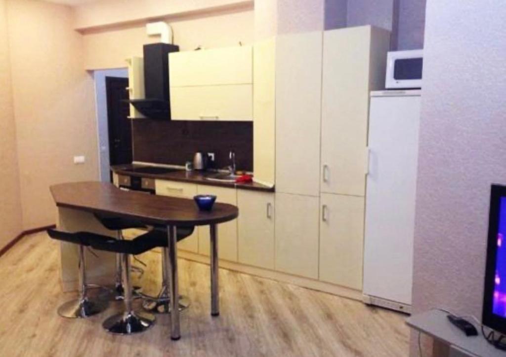 هتل وی آی پی آپارت ۴۱۲ - VIP apart 412