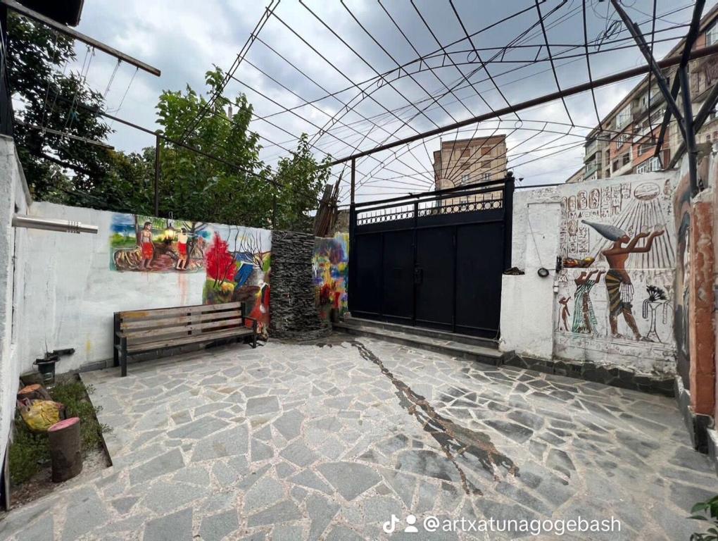 هتل آرت-هوم ات گوازاوری - art-home at gvazauri
