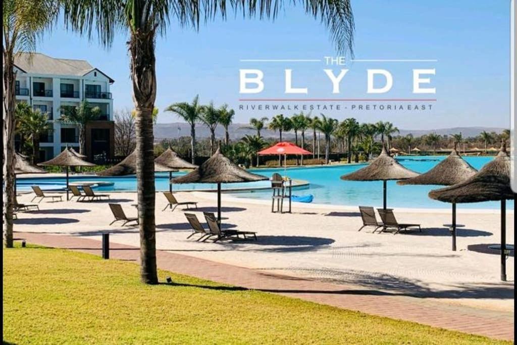 هتل د بلیده، کریستال لاگون وان بد آپارتمان. The Blyde, Crystal Lagoon One Bed Apartment.