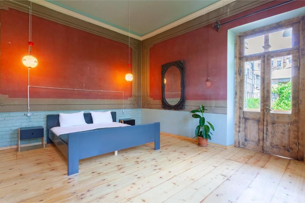 هتل وی هاست سانی آپارتمان - Wehost Sunny Apartment