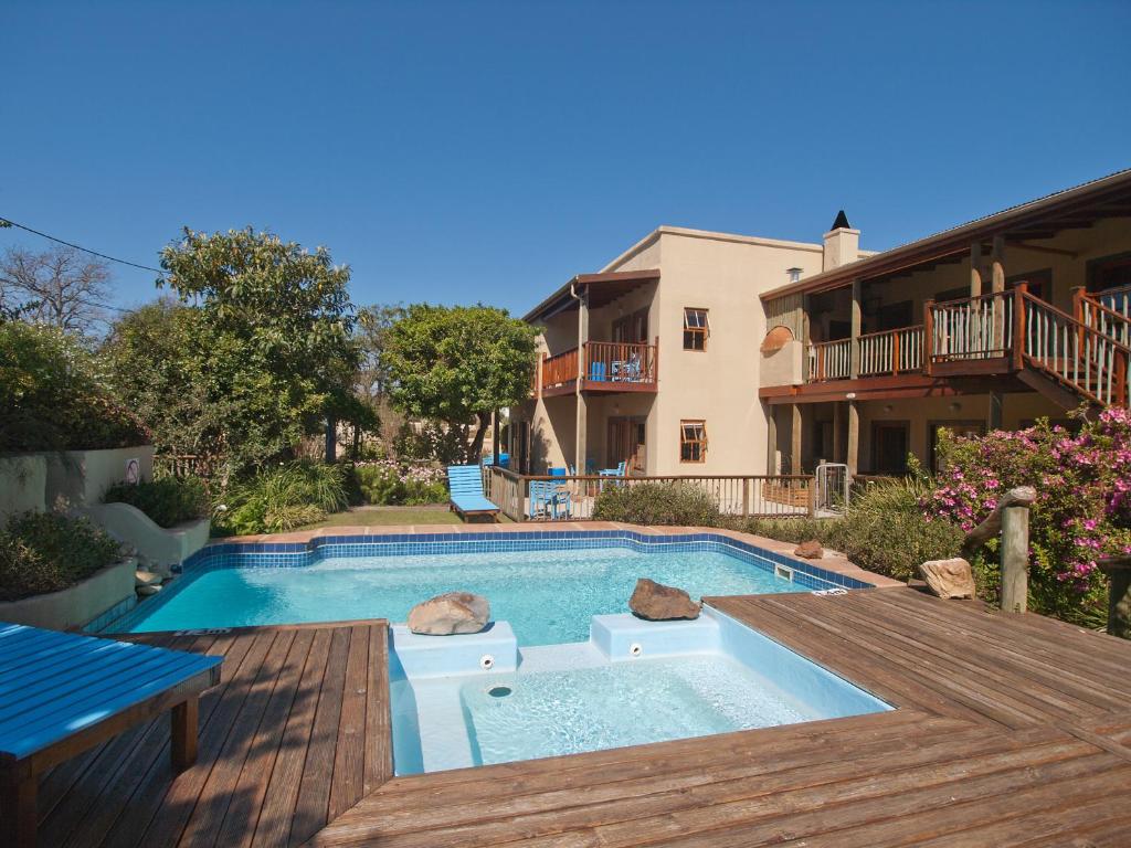هتل ات د وودز گست هاوس At the Woods Guest House