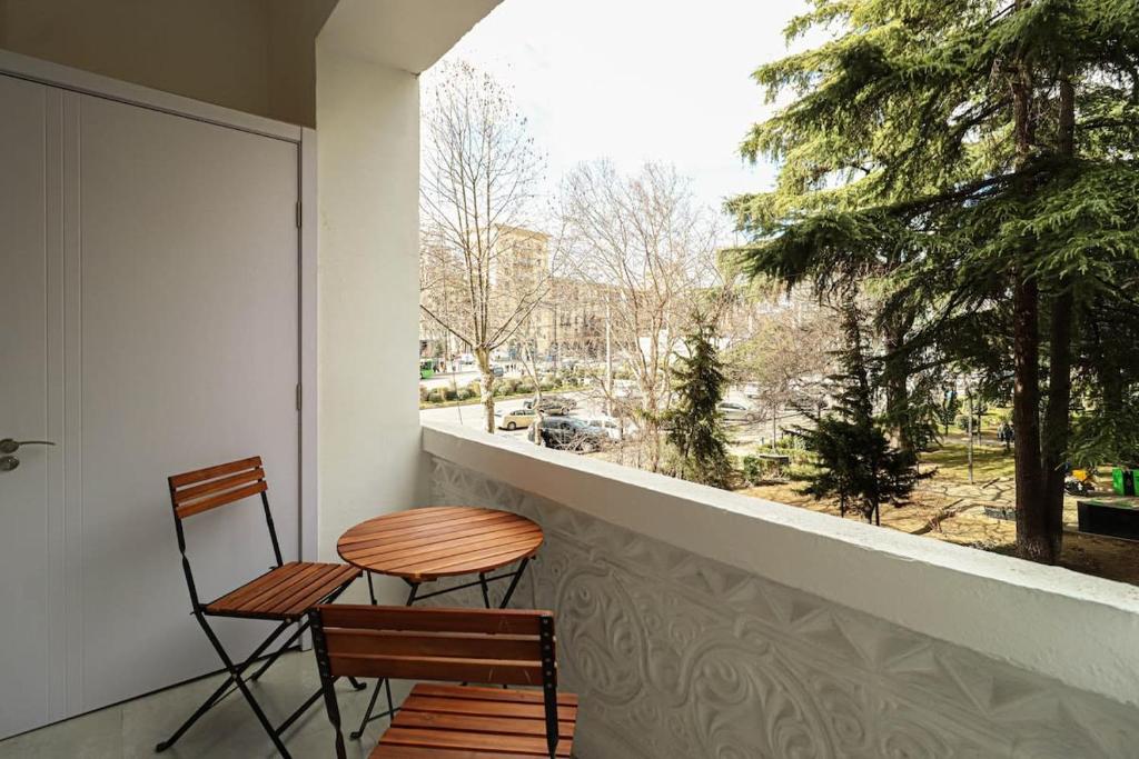 هتل کوزی سنترال آپارتمان بای وی‌هست - Cozy Central Apartment By Wehost