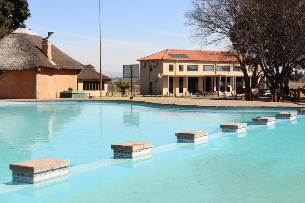 هتل لاش بوش این پتریا نیر دینوکنگ Lush Bush in Pretoria near Dinokeng
