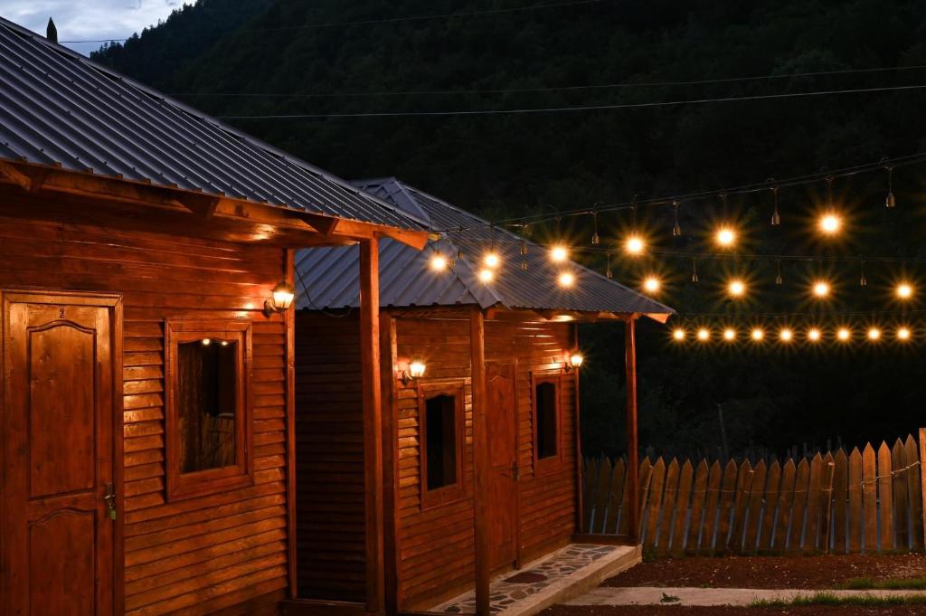 هتل گست هاوس اوشبا گیت - Guest House Ushba Gate