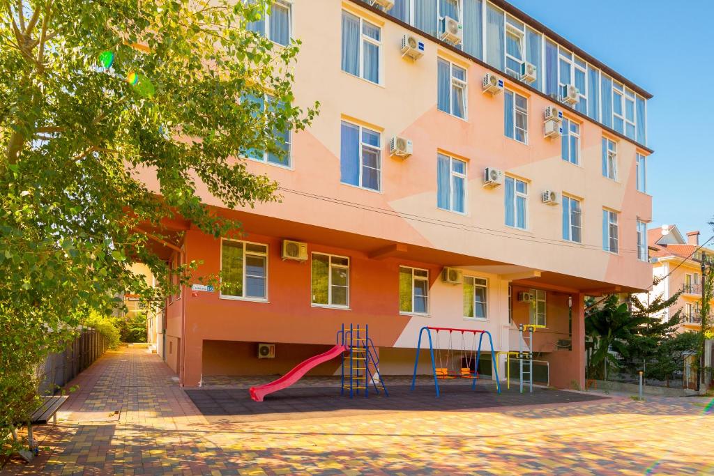 هتل آللس، لازاریفسکویه، سیانوا 16 Аллес, Лазаревское, Сьянова 16