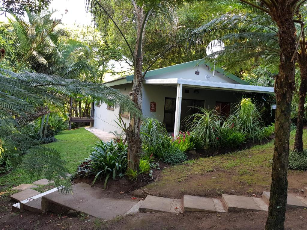 هتل افریقن دورف کینگ فیشر گست هاوس African Dwarf Kingfisher Guesthouse