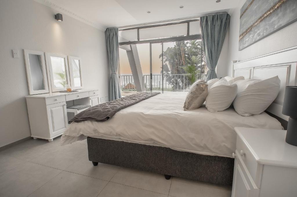 هتل ۱۰ کیالانگا اومهلانگا راکس - 10 Kyalanga Umhlanga Rocks
