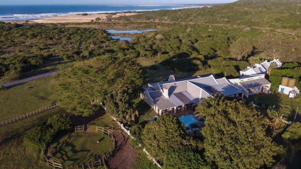 هتل اوستر بی لاج Oyster Bay Lodge